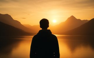 silhouette-personne-lever-soleil-paysage